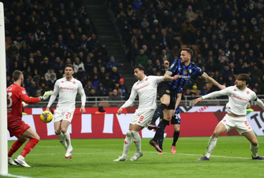 Inter Milan vs Fiorentina (02:45 – 11/02)